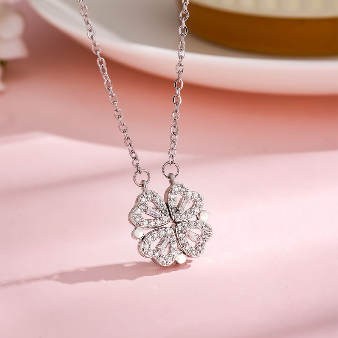 Four-Leaf Clovers Pendant Necklace™